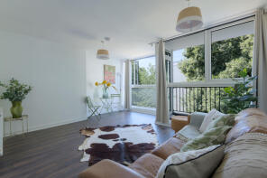 39, Rowstock Gardens, London N7 0BG