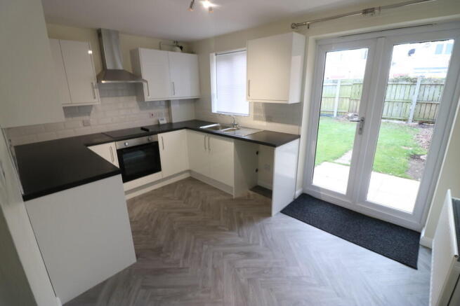 2 bed Semi-Detached to rent Image 5