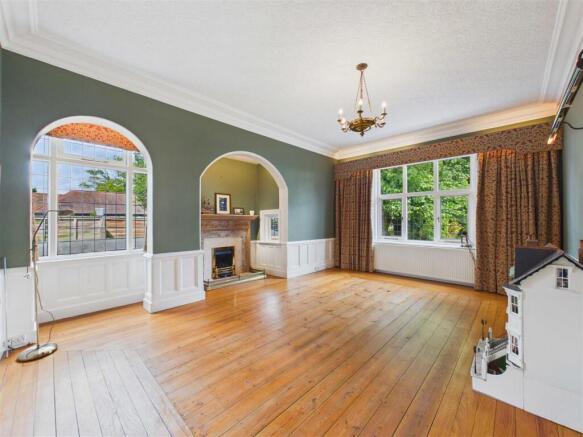 4 bed Detached for sale Image 4