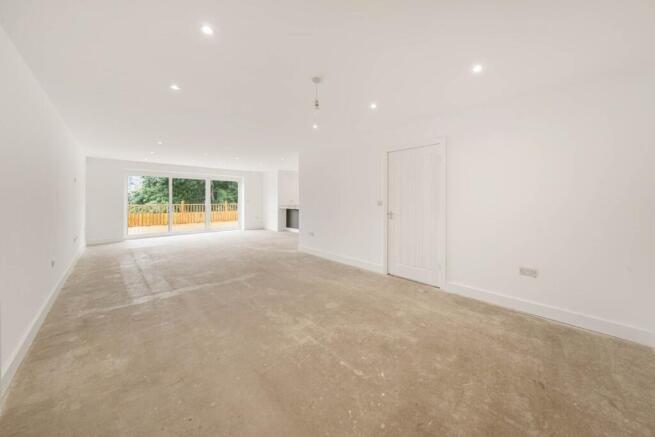 5 bed Detached for sale Image 5