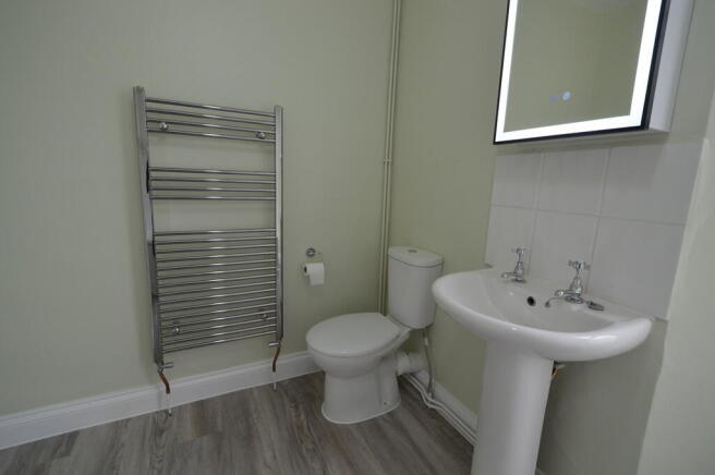 First floor bathr...