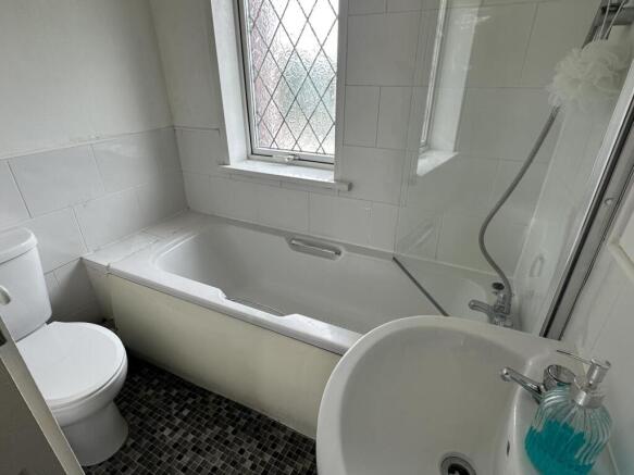 3 bed Semi-Detached for sale Image 10