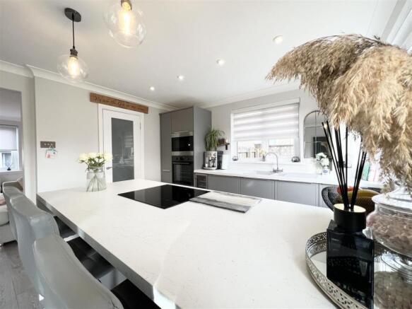 Kitchen/ Dining