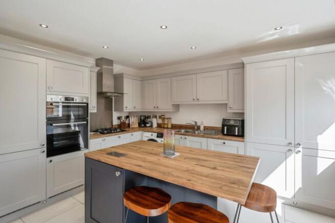 3 bed Detached for sale Image 6