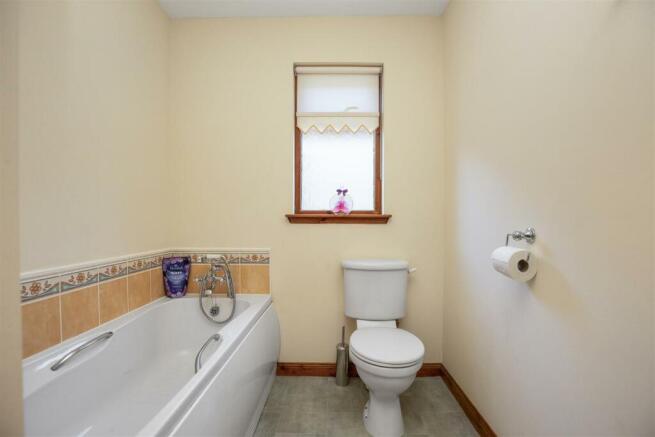 26 Greenacres Kingseat22.jpg