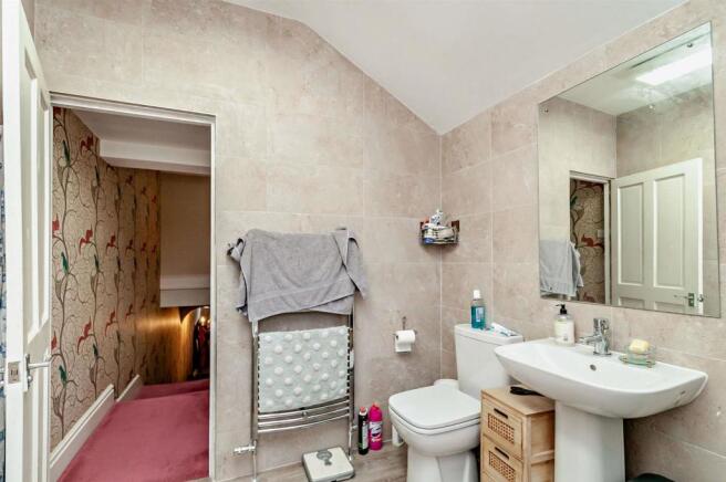 bathroom (2).jpg