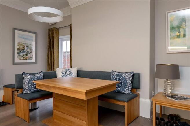 3 bed Apartment for sale Image 7