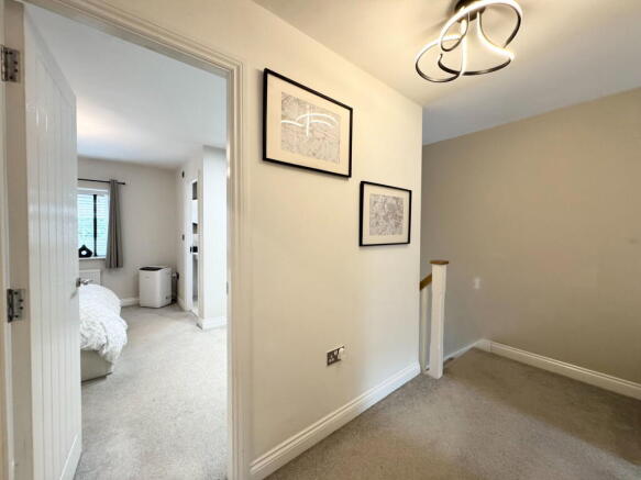 3 bed Semi-Detached for sale Image 12