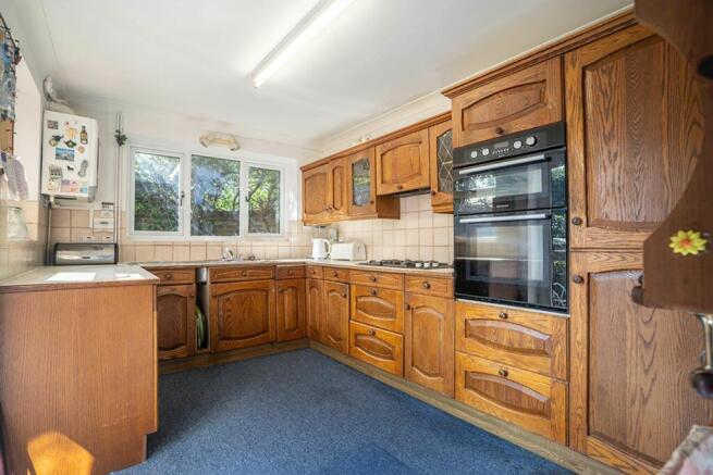 Kitchen & Breakfast Room
