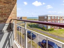 Flat 11, Norfolk Court, Chanctonbury Road, Littlehampton BN16 2JX