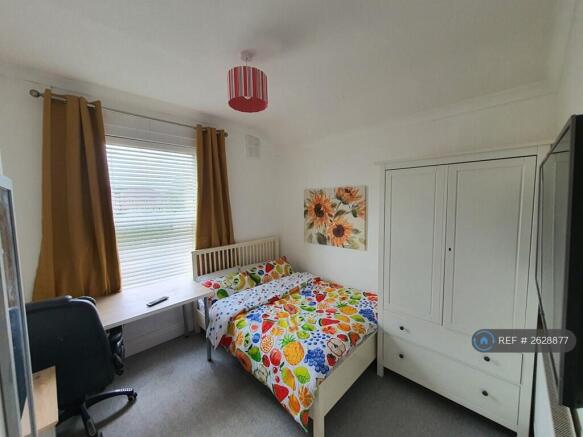 1 bed House Share to rent Image 5