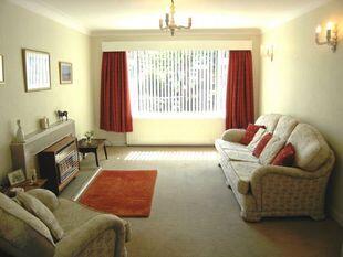 Tarn Road Lounge