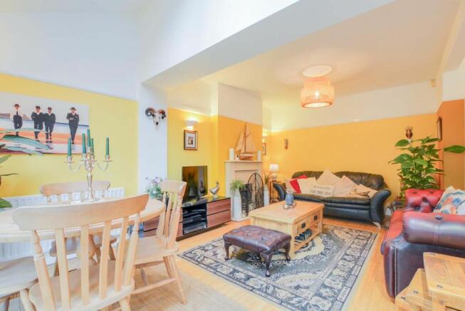 Living Dining Area