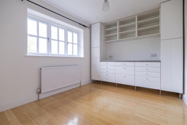 bedroom 2 .jpg