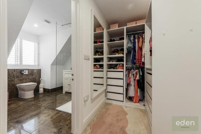EN SUITE