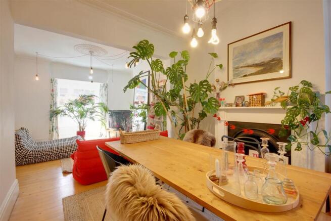 3 bed Terraced for sale Image 6