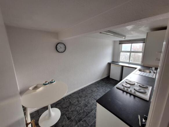 1 bed Flat to rent Image 6