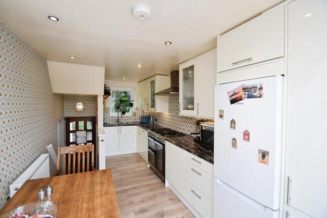 4 bed Detached for sale Image 9
