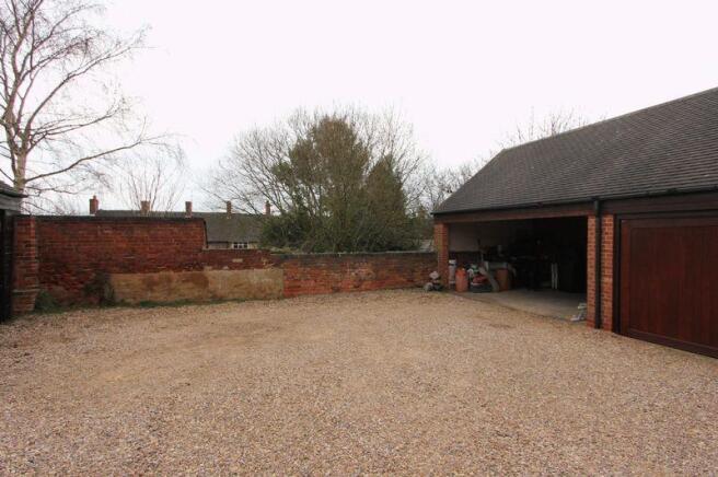 DOUBLE GARAGE