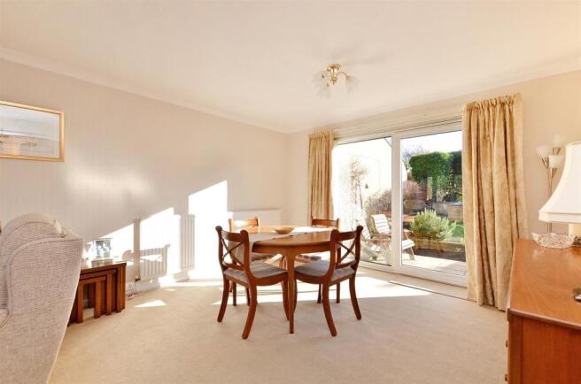 Dining area 1.jpg
