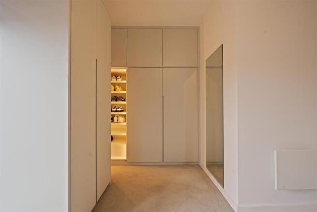 2 bed Apartment for sale Image 12