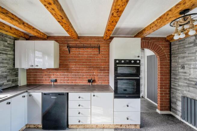 2 bed Detached for sale Image 8