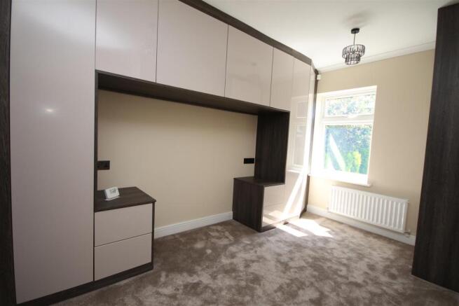 Bedroom 1 (Front)