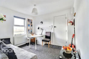 147, Gloucester Court, Dock Road, Tilbury RM18 7BT