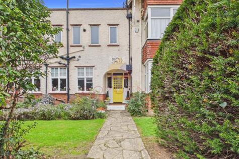 Connaught Avenue, Finton on Sea