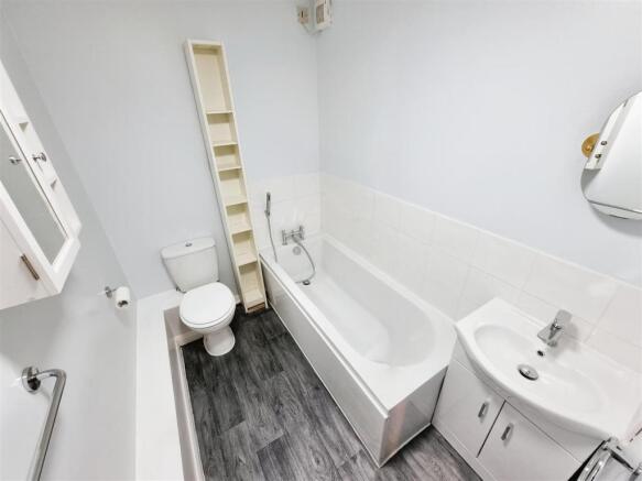 Rushden Harborough Road Bathroom.jpg