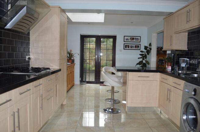 KITCHEN/BREAKF...