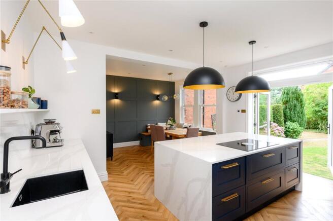4 bed Semi-Detached for sale Image 4