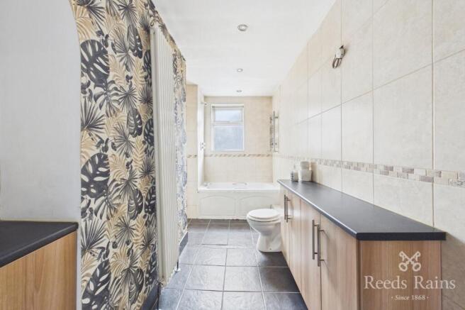 3 bed Terraced for sale Image 8