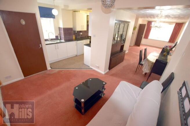 3 bed Semi-Detached to rent Image 6