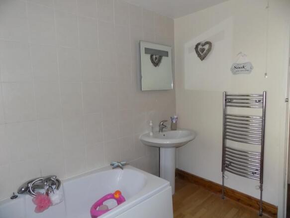 1st Floor Bathroom