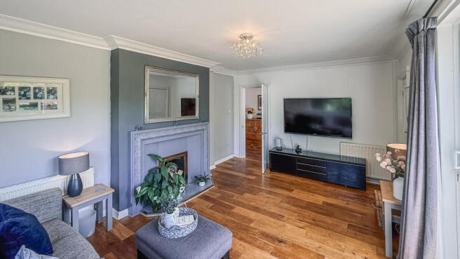 5 bed Detached for sale Image 10