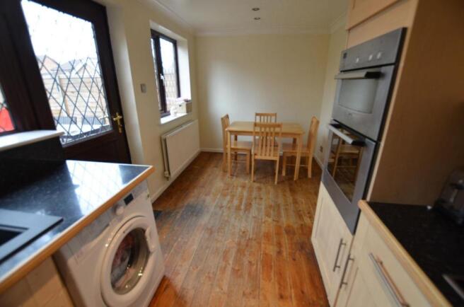 Kitchen 2.jpg