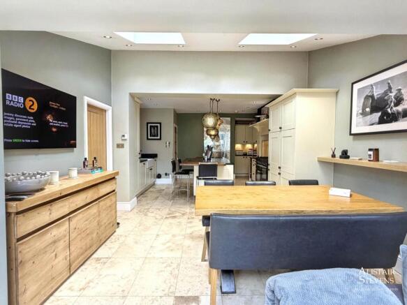 2 bed Semi-Detached for sale Image 11