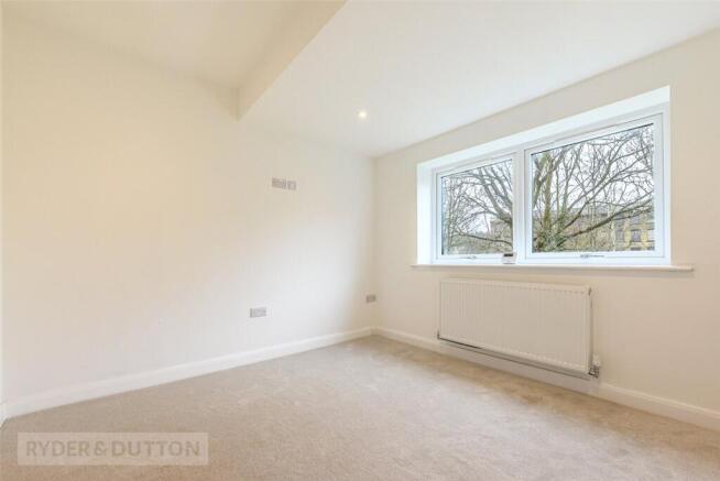 3 bed Semi-Detached for sale Image 12