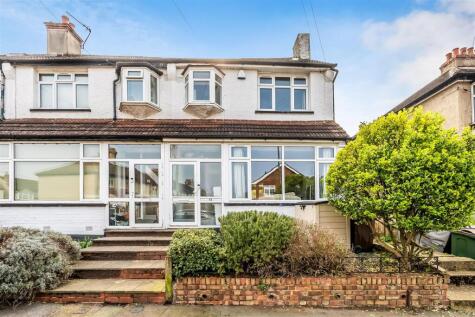 Wallace Crescent, Carshalton Village