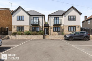 1, 69 Larsen House, Farm Hill Road, Waltham Abbey EN9 1NG