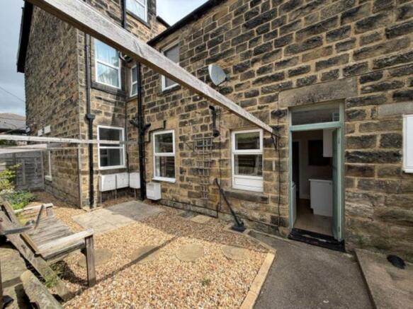 2 bed Ground Flat for sale Image 7
