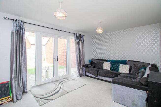 4 bed Detached for sale Image 6
