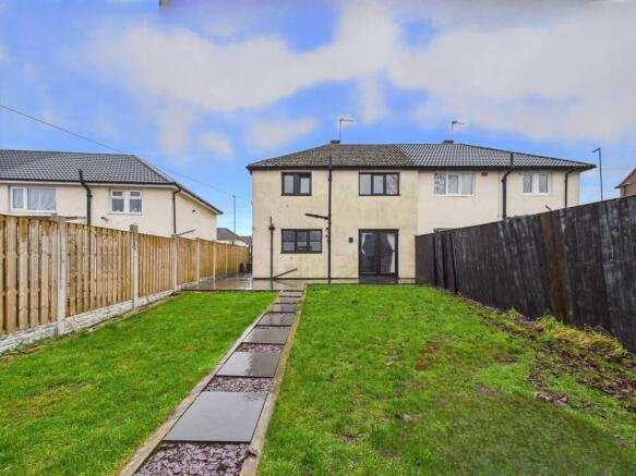 3 bed Semi-Detached for sale Image 12