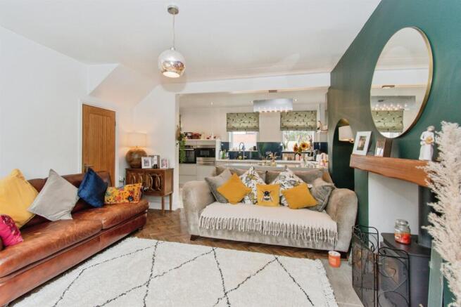 2 bed Semi-Detached for sale Image 7