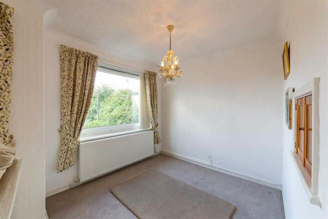8 Trostrey Close-18.jpg
