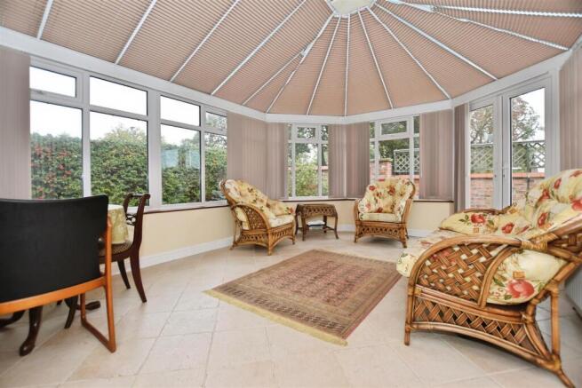 4 bed Detached for sale Image 5