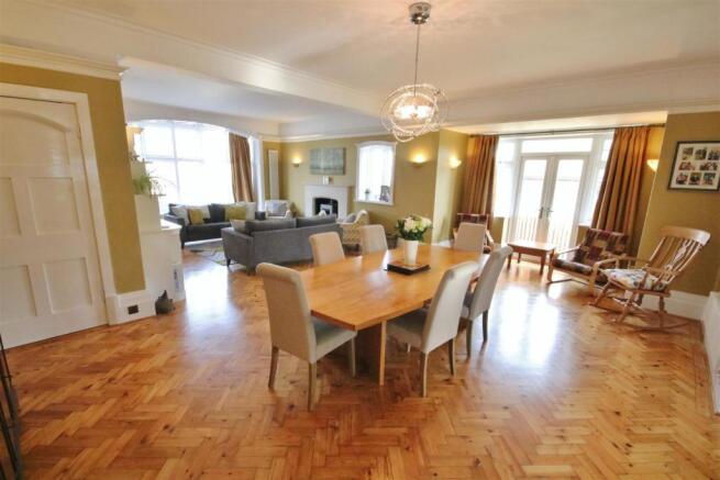 Lounge/Diner