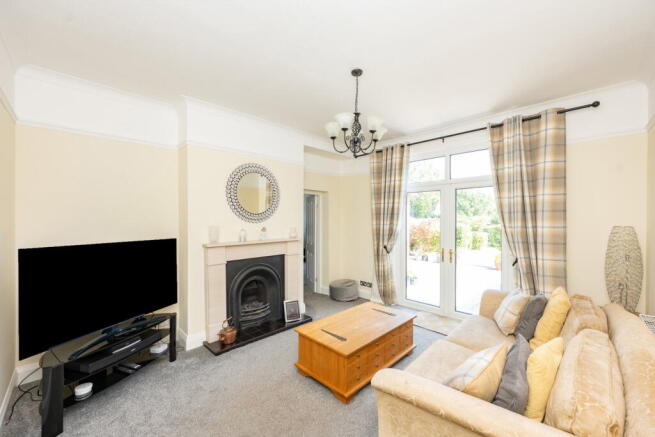 5 bed Detached for sale Image 9