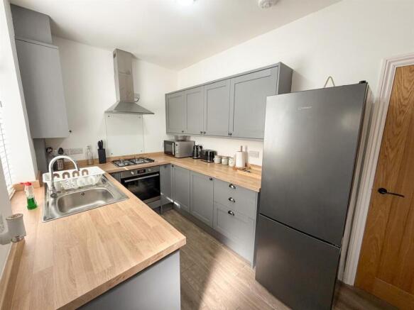 2 bed Terraced for sale Image 5